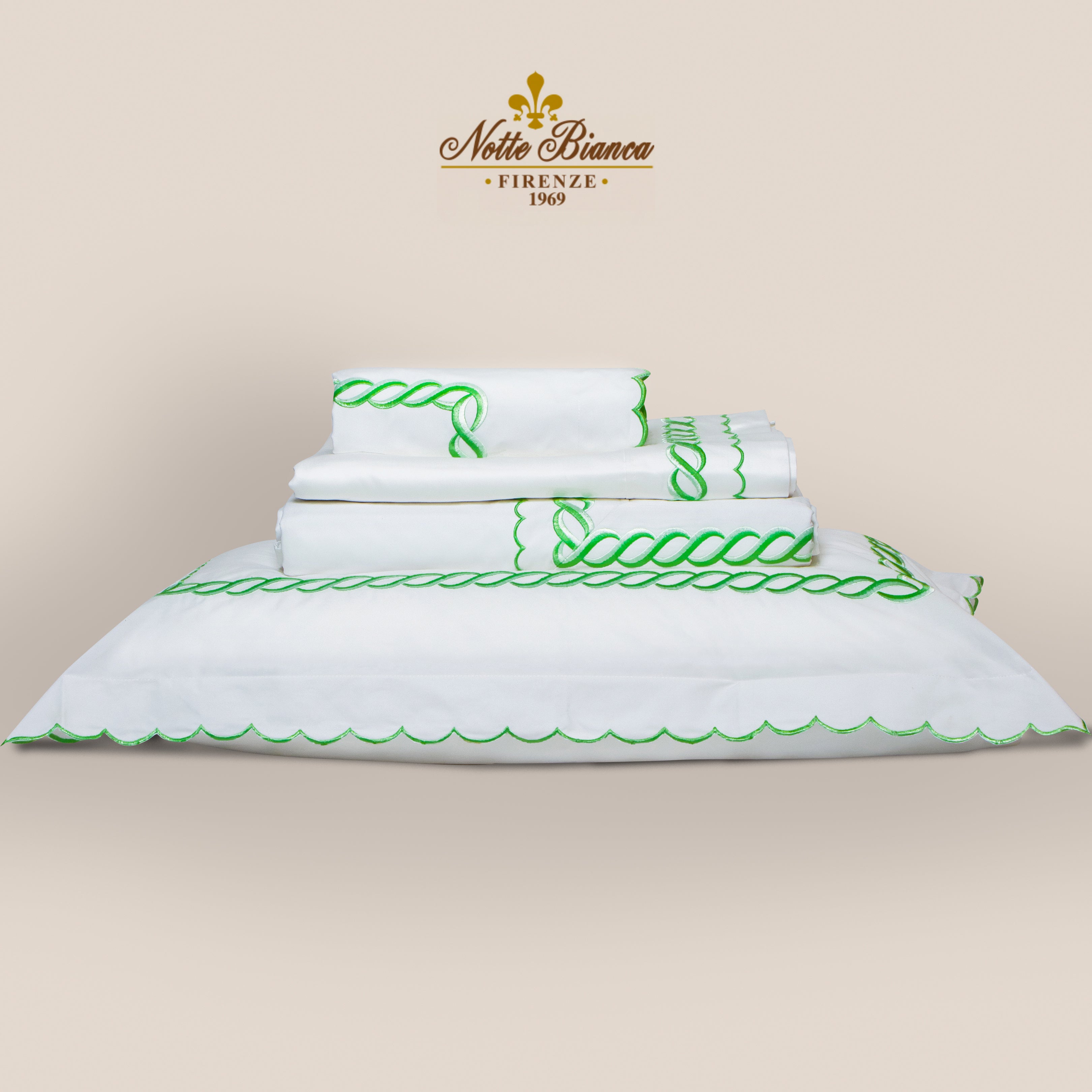 Chain Pistachio Color Embroidery Bedsheet Set